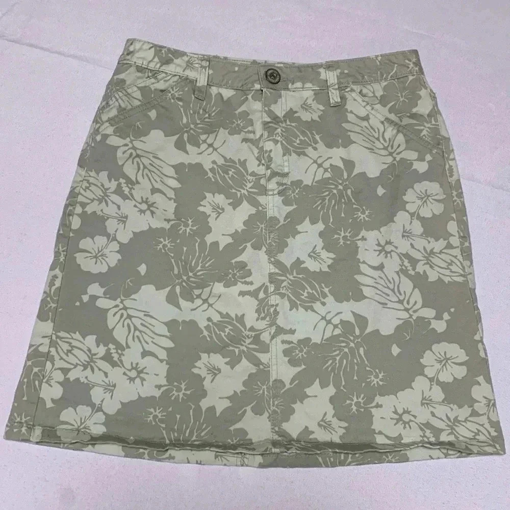 FADED GLORY Women’s Stretch Skirt, Size 8.
